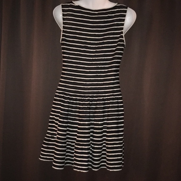 EUC MAX Studio Black and Cream Ribbed Dress - Picture 4 of 6